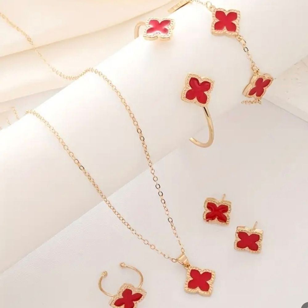 Red Clover Motifs Set of Bracelet Earrings Ring & Necklace